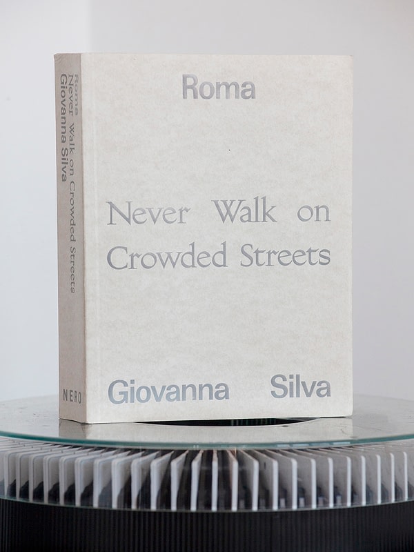 Roma. Never Walk on Crowded Streets